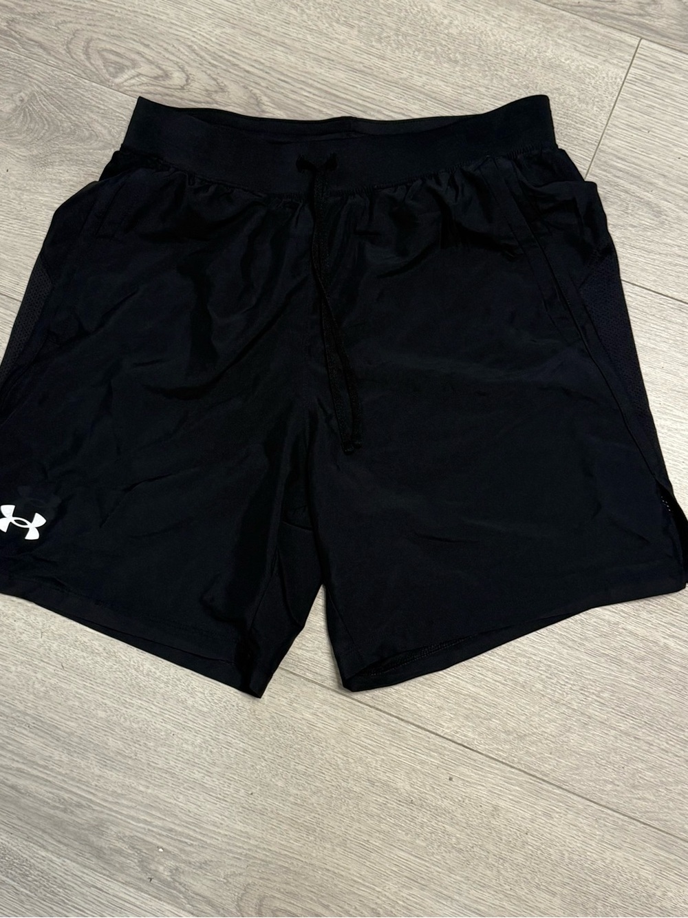 Under Armour Mens Black Performance Training Running Shorts with Pockets Medium